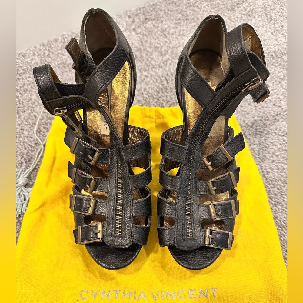 Cynthia Vincent Black Luella gladiator wedge Sandals